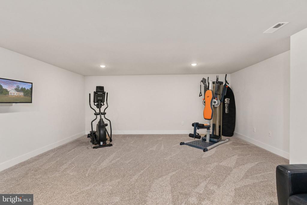 15318 RED OAK LANE