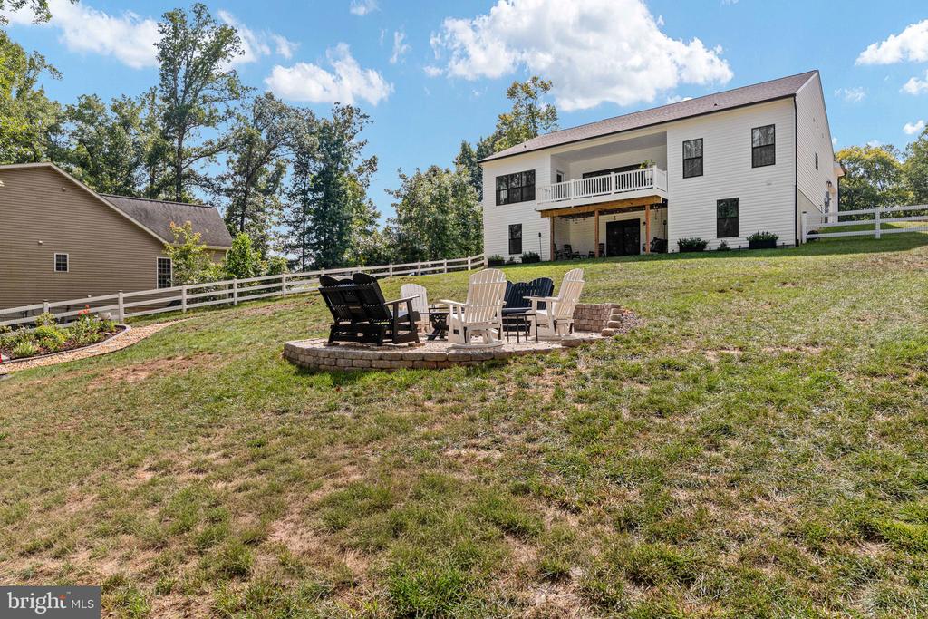 15318 RED OAK LANE