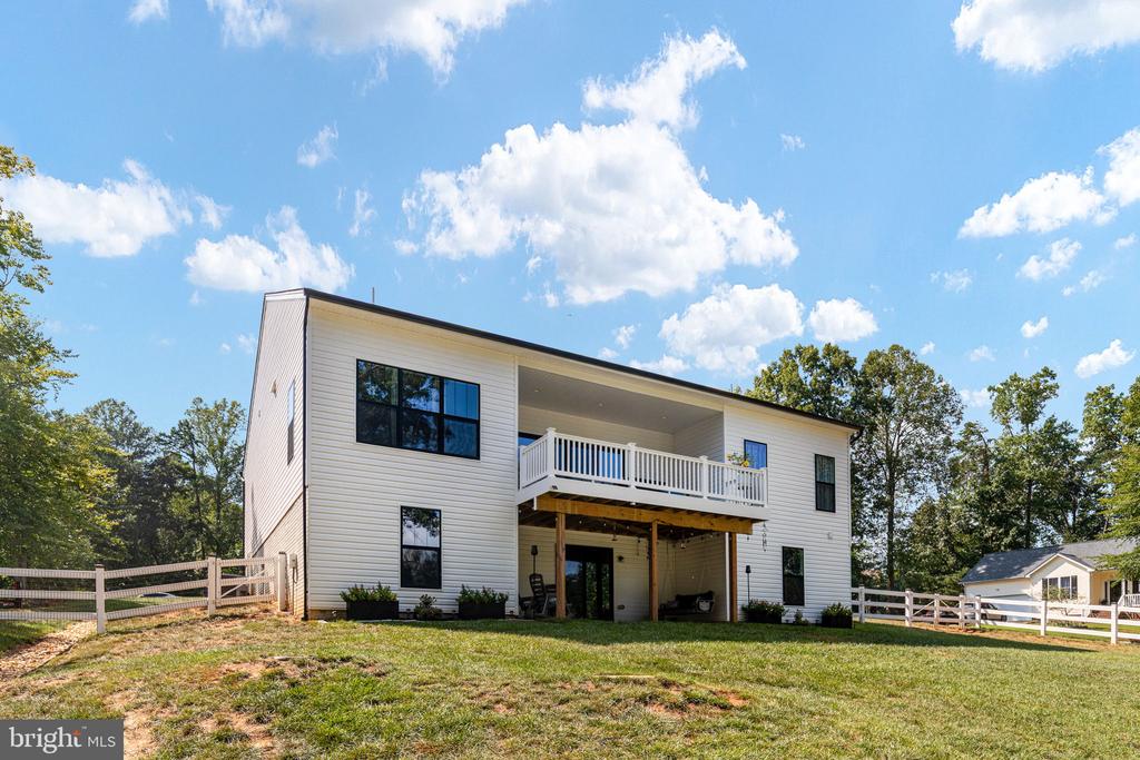 15318 RED OAK LANE