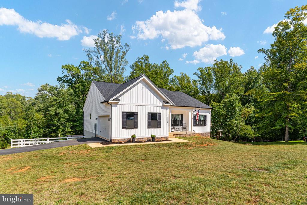 15318 RED OAK LANE