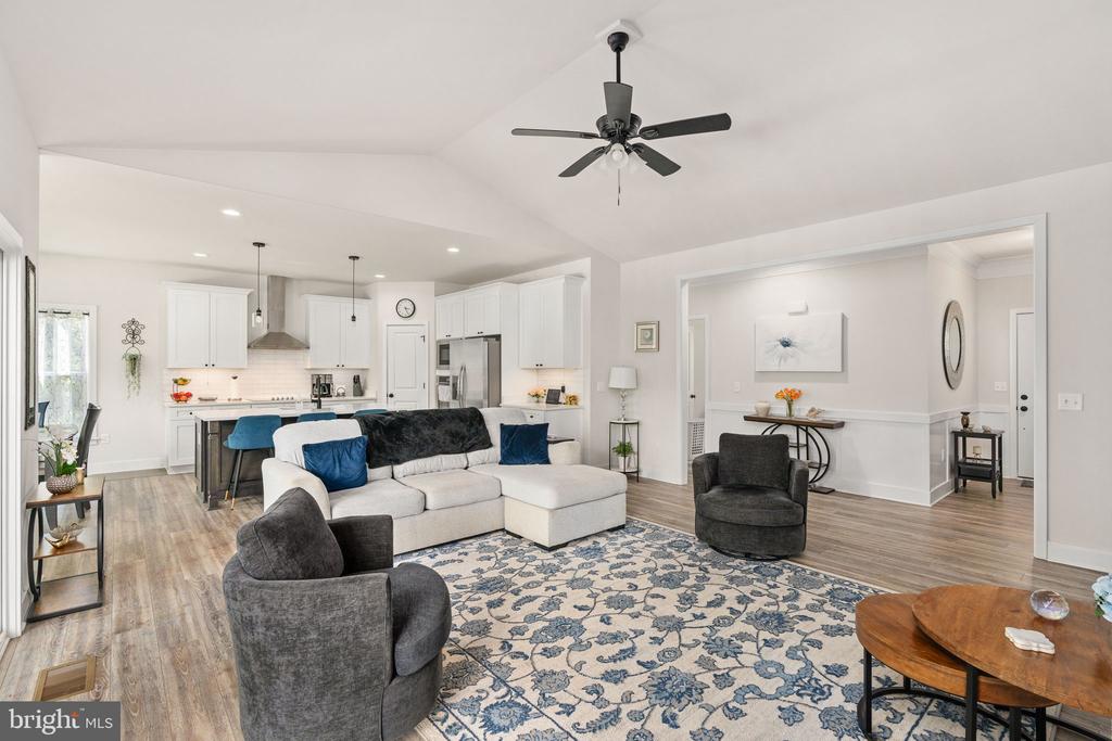 15318 RED OAK LANE