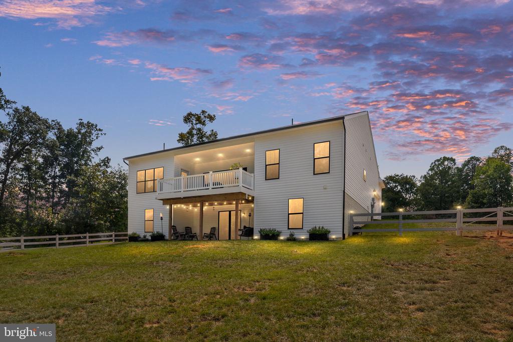 15318 RED OAK LANE
