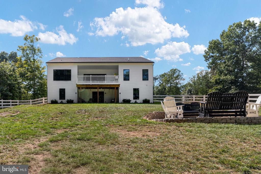 15318 RED OAK LANE