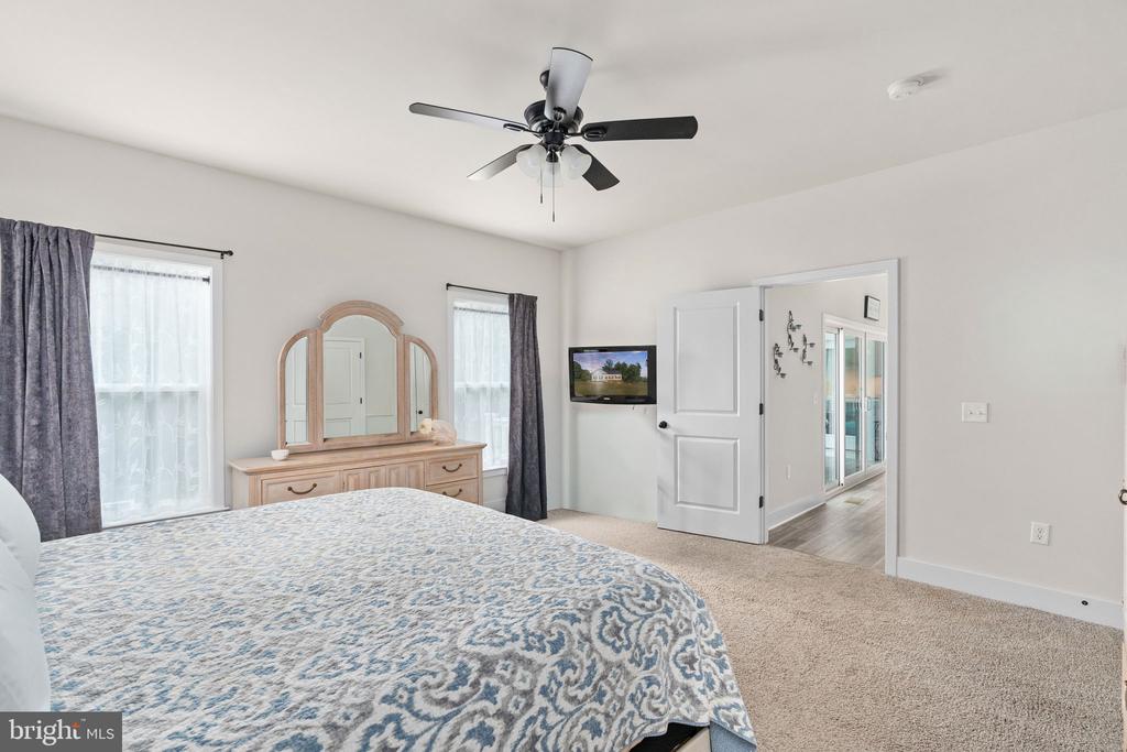 15318 RED OAK LANE