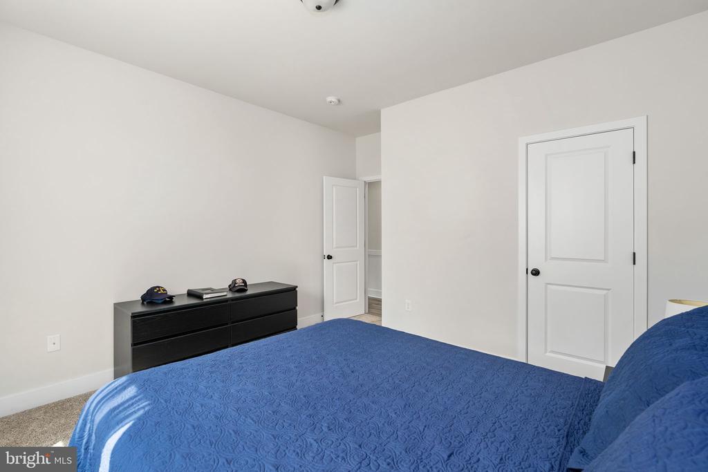 15318 RED OAK LANE