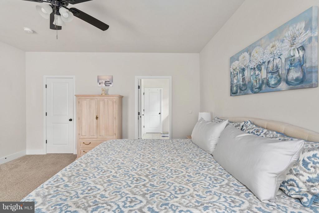 15318 RED OAK LANE