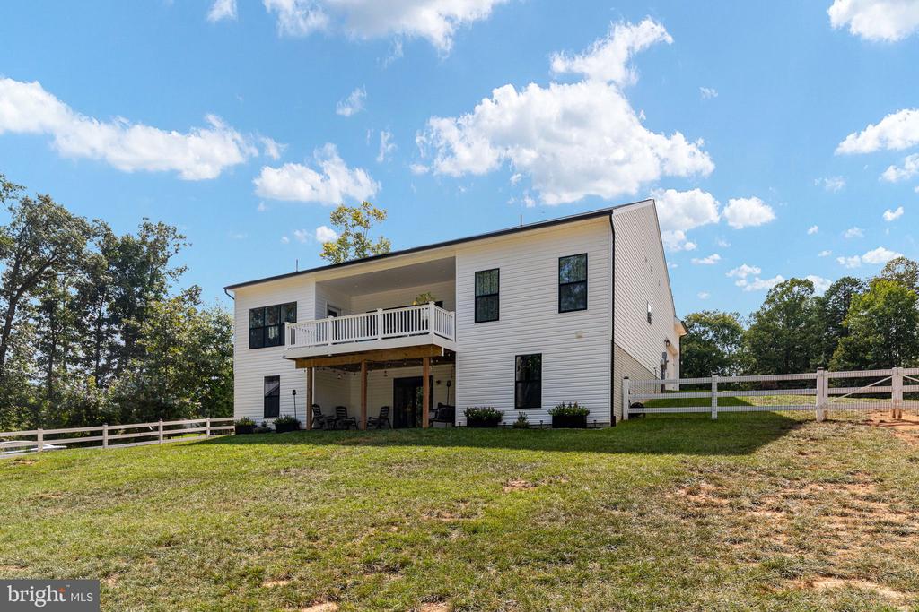 15318 RED OAK LANE