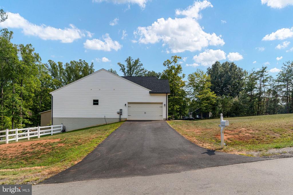 15318 RED OAK LANE