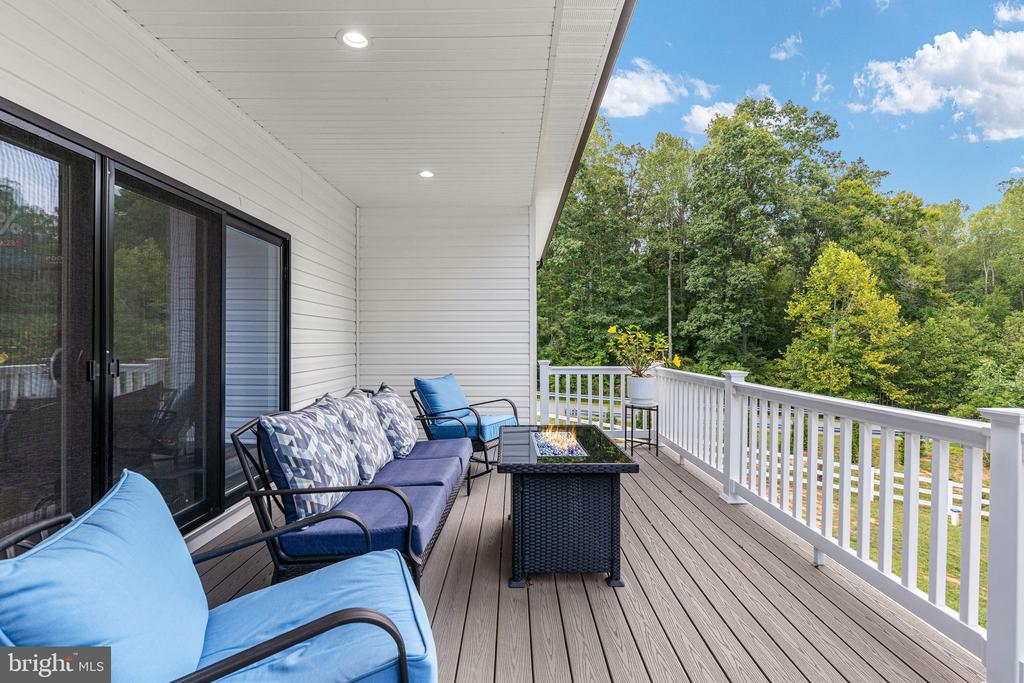 15318 RED OAK LANE