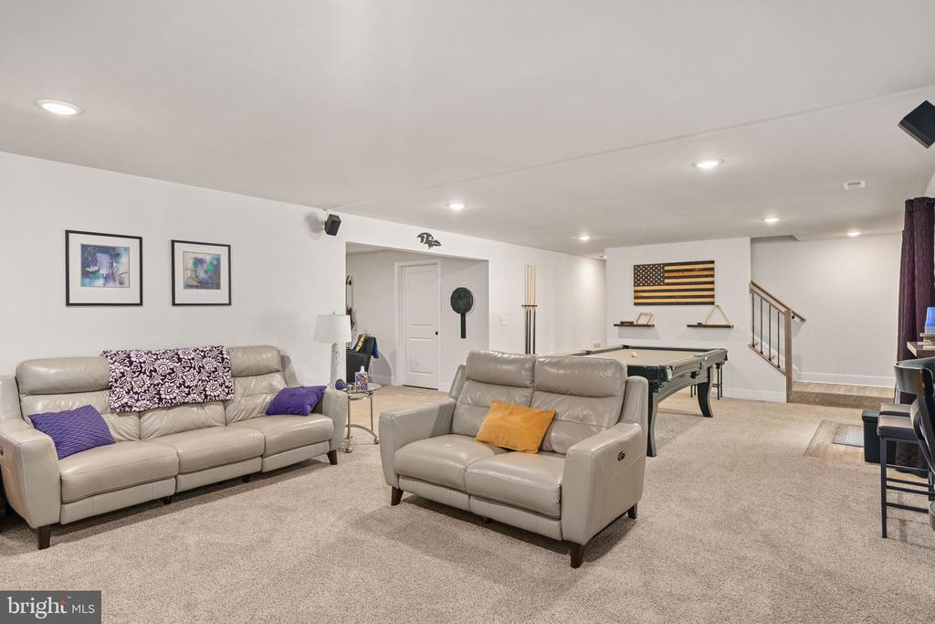 15318 RED OAK LANE