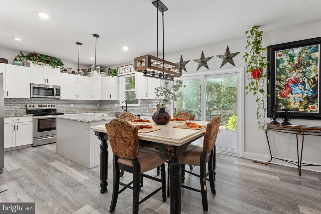 5221 WYNDEMERE CIRCLE