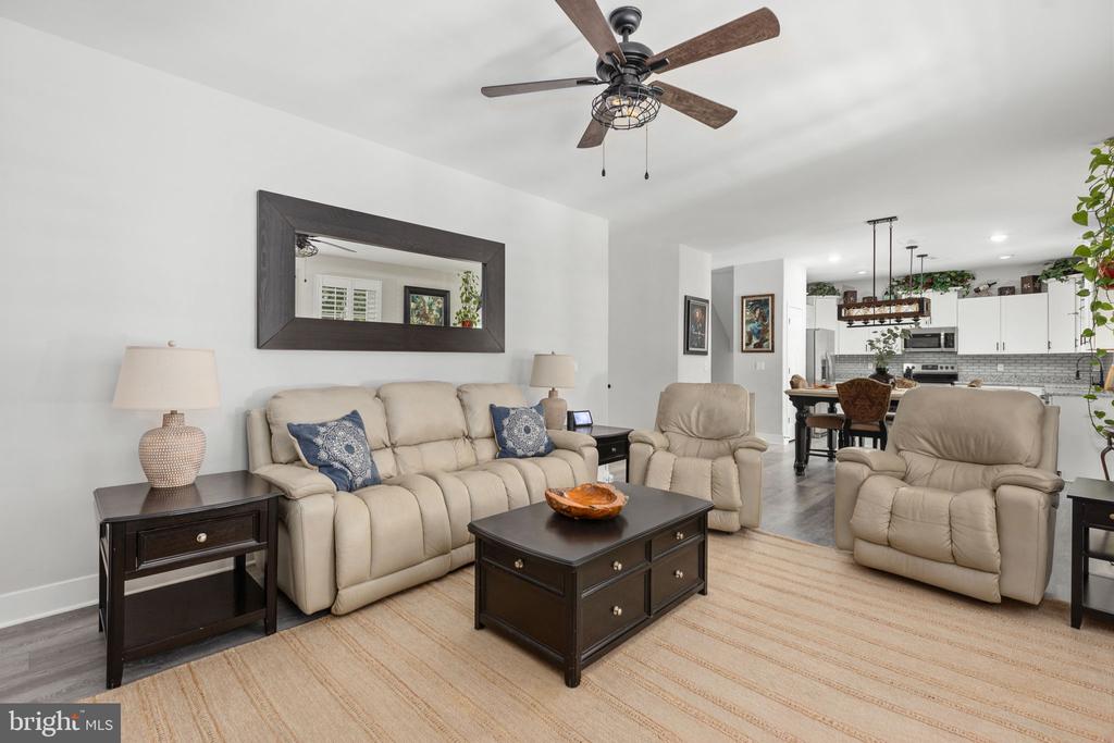 5221 WYNDEMERE CIRCLE
