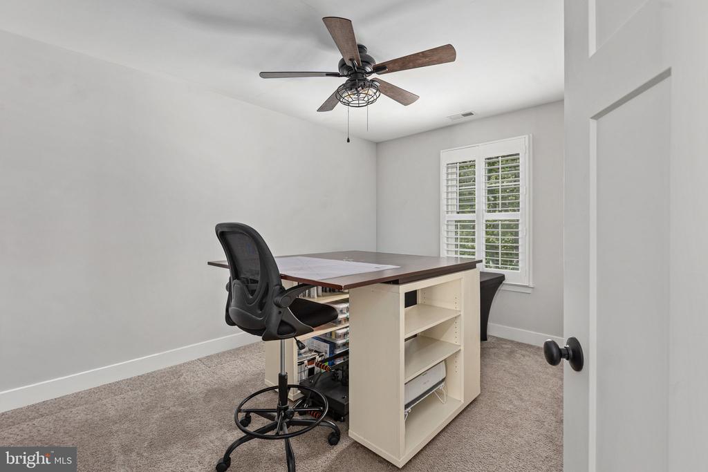 5221 WYNDEMERE CIRCLE