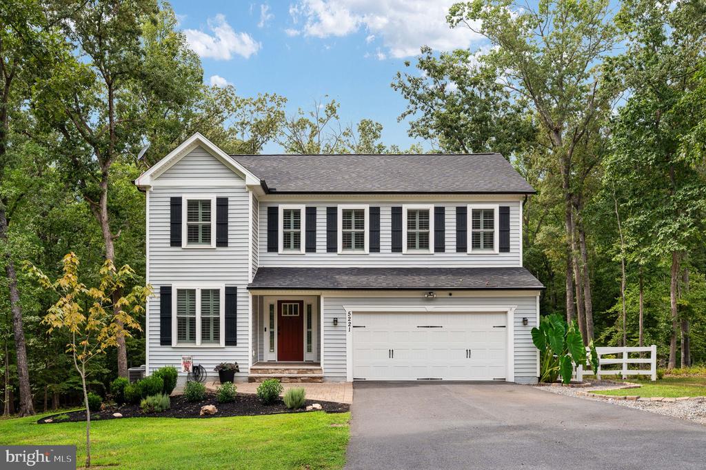 5221 WYNDEMERE CIRCLE