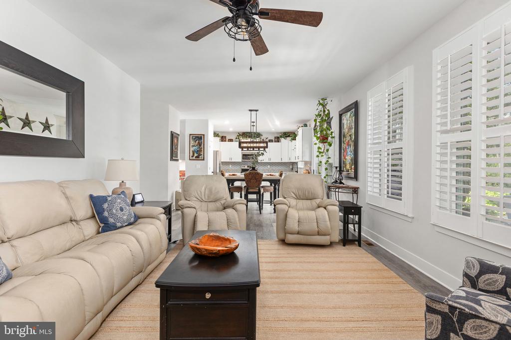 5221 WYNDEMERE CIRCLE