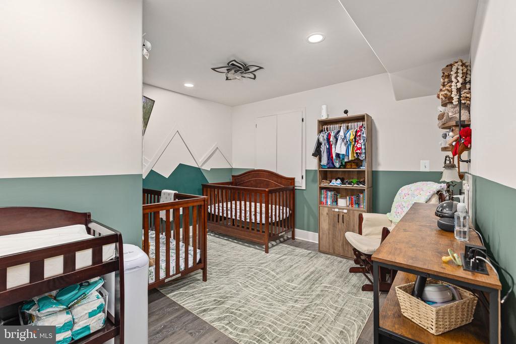 5221 WYNDEMERE CIRCLE
