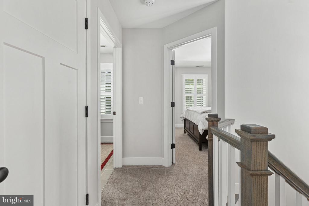 5221 WYNDEMERE CIRCLE