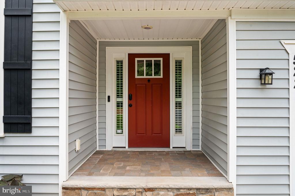 5221 WYNDEMERE CIRCLE