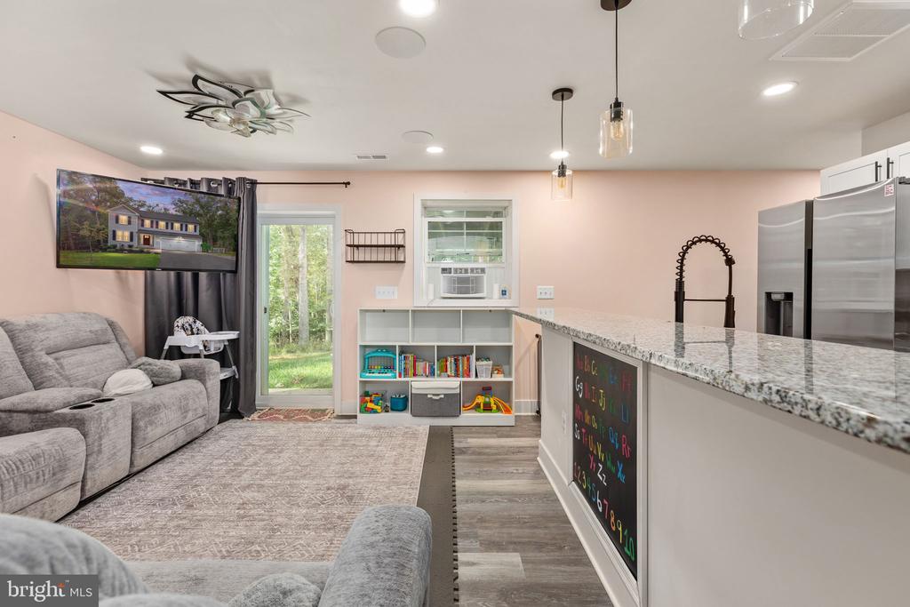5221 WYNDEMERE CIRCLE