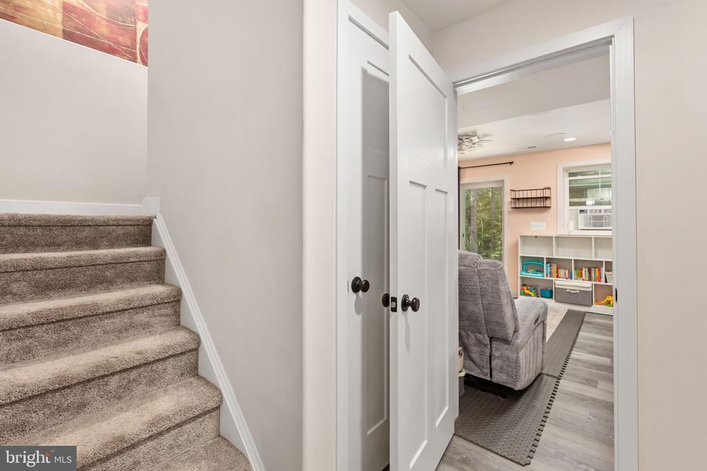 5221 WYNDEMERE CIRCLE