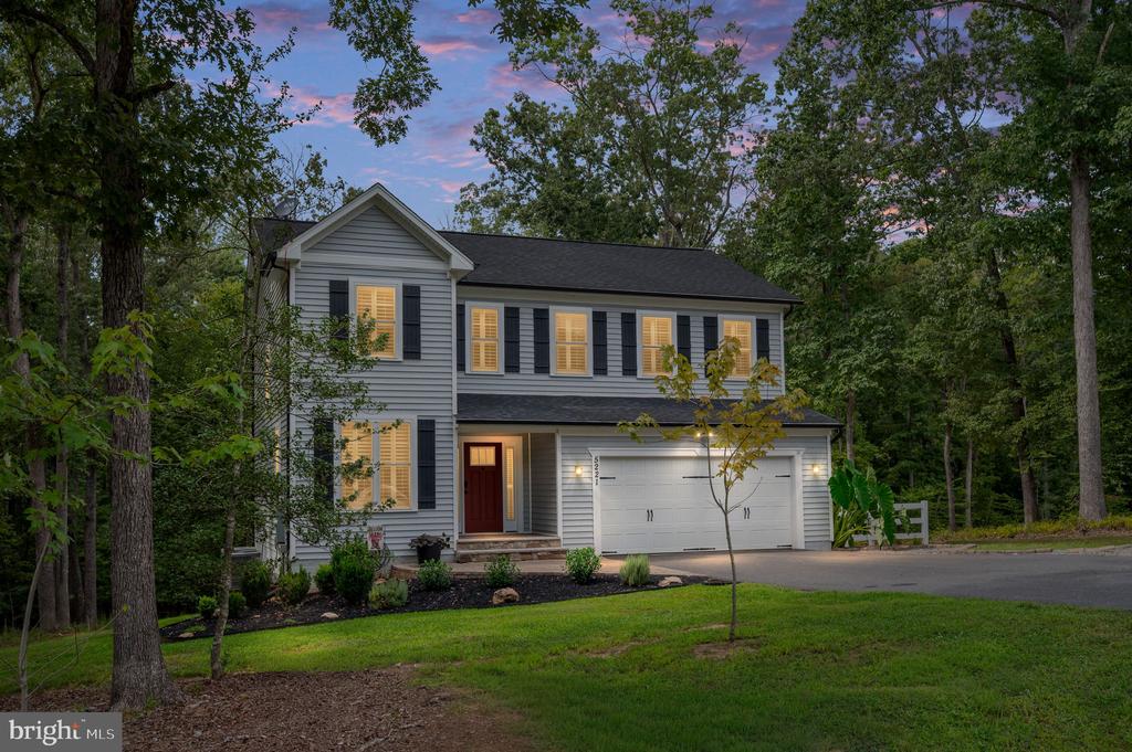 5221 WYNDEMERE CIRCLE