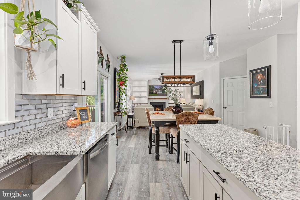 5221 WYNDEMERE CIRCLE