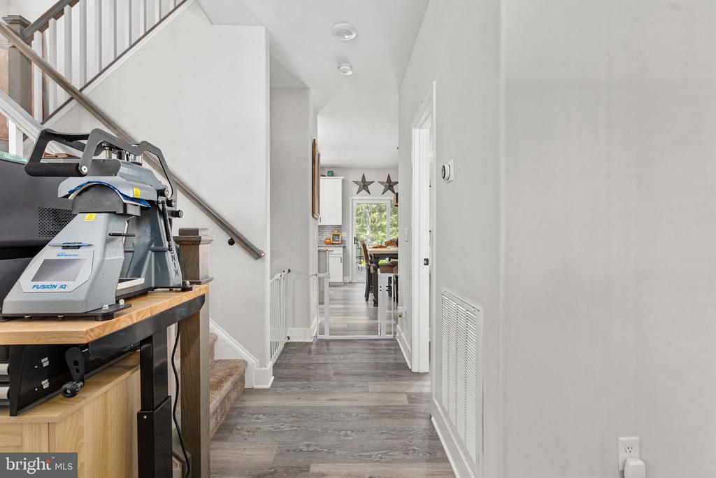 5221 WYNDEMERE CIRCLE