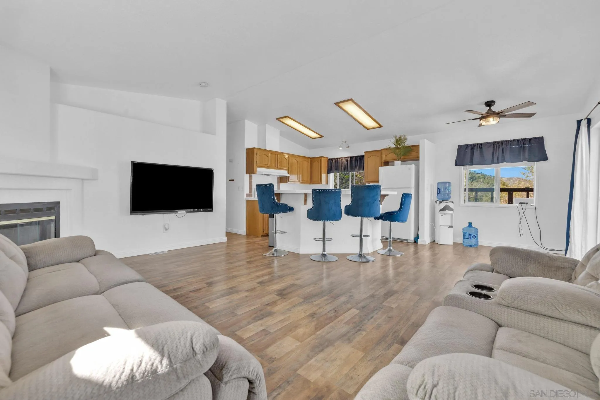 3247 Canyon Dr