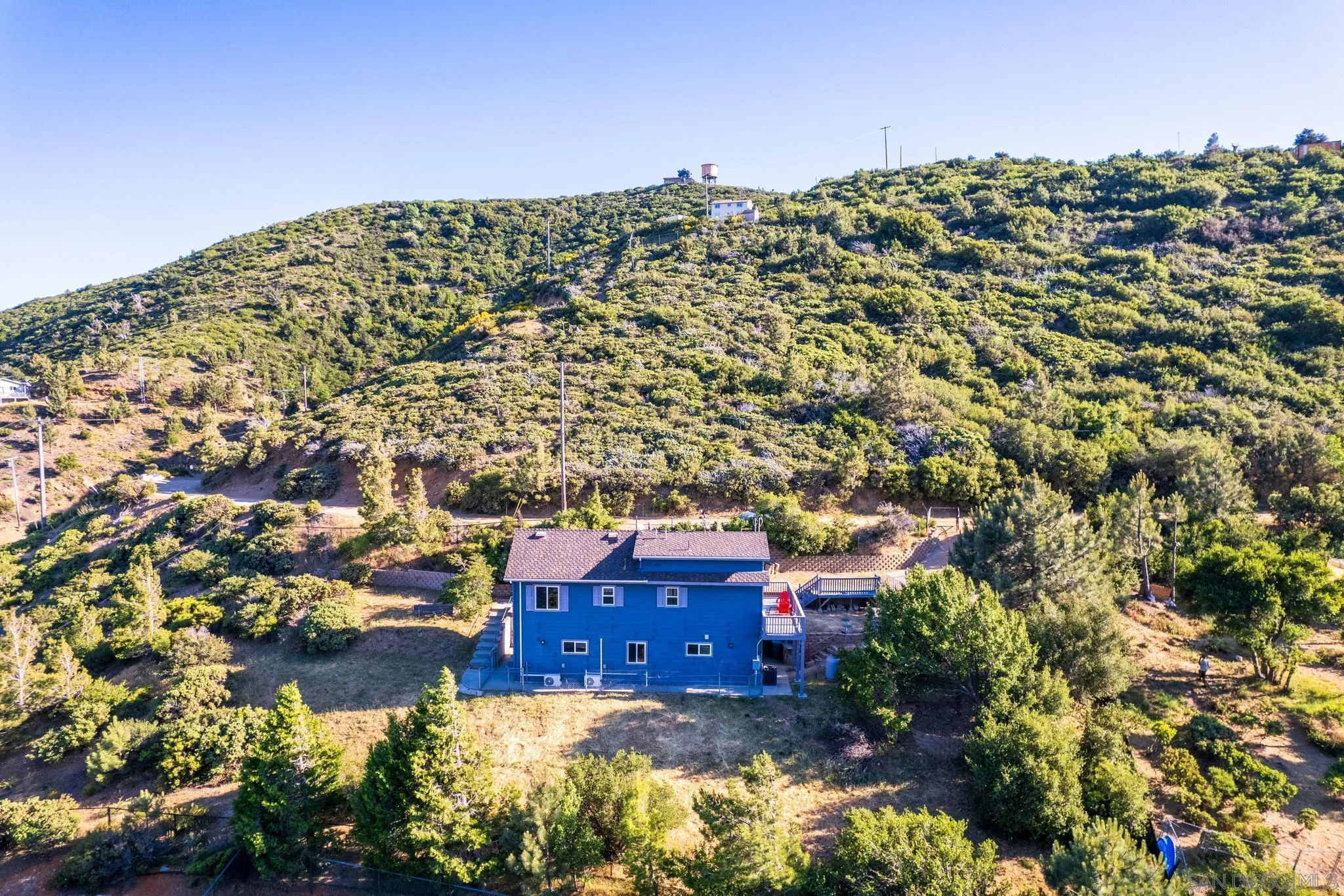 555 Manzanita Dr