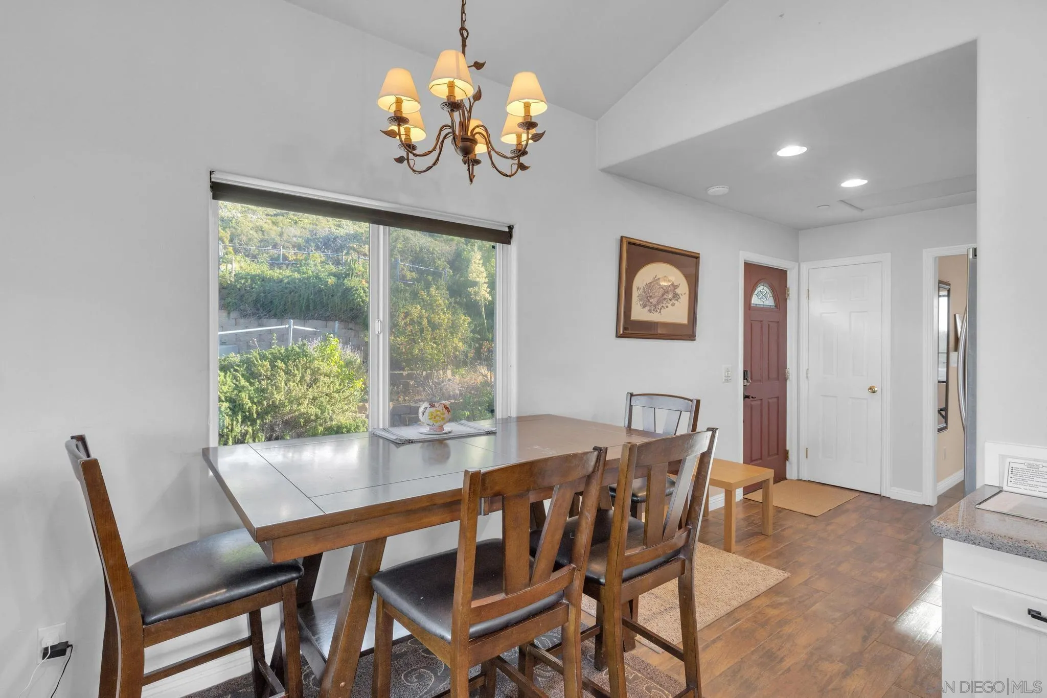 555 Manzanita Dr