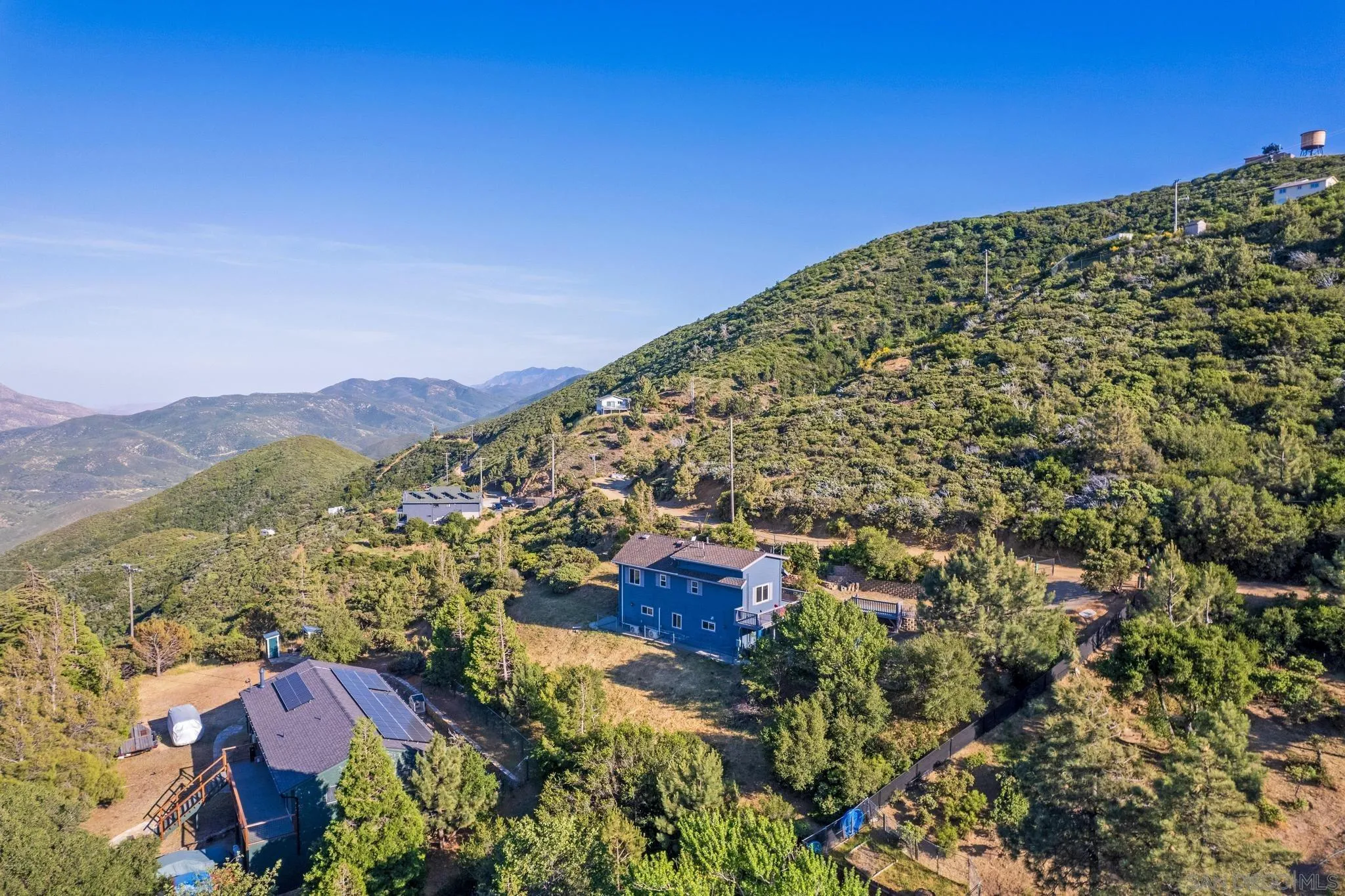 555 Manzanita Dr