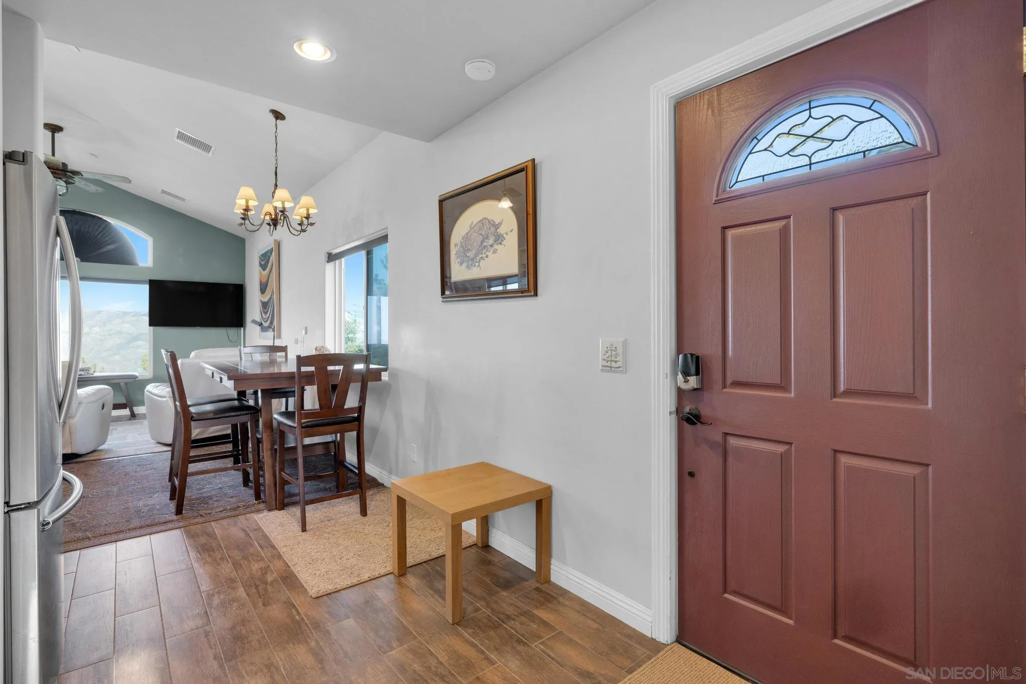 555 Manzanita Dr