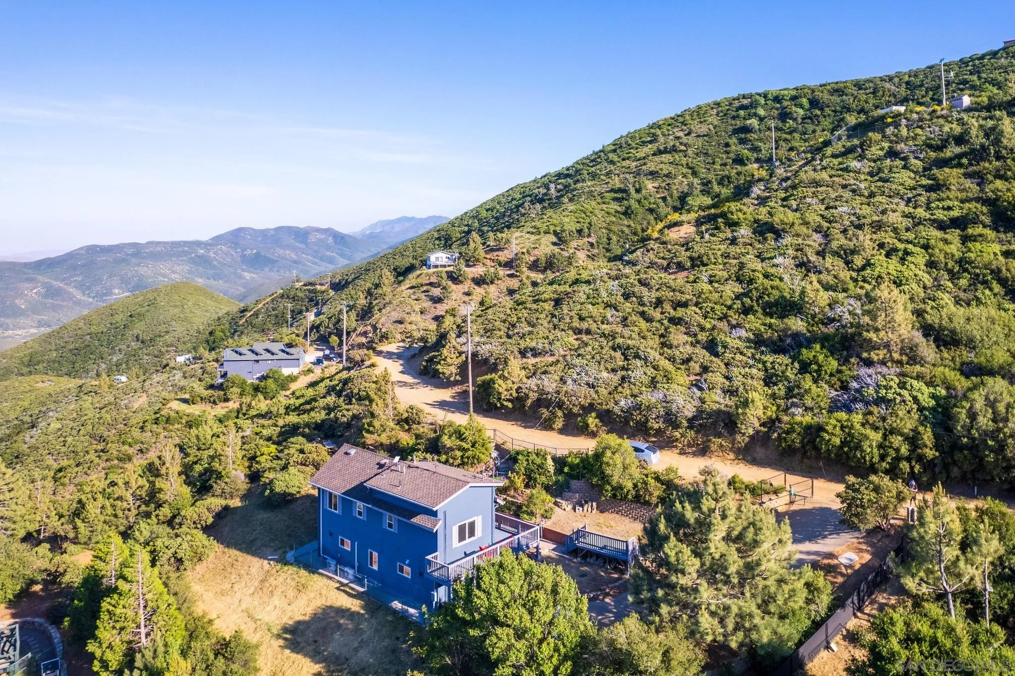 555 Manzanita Dr