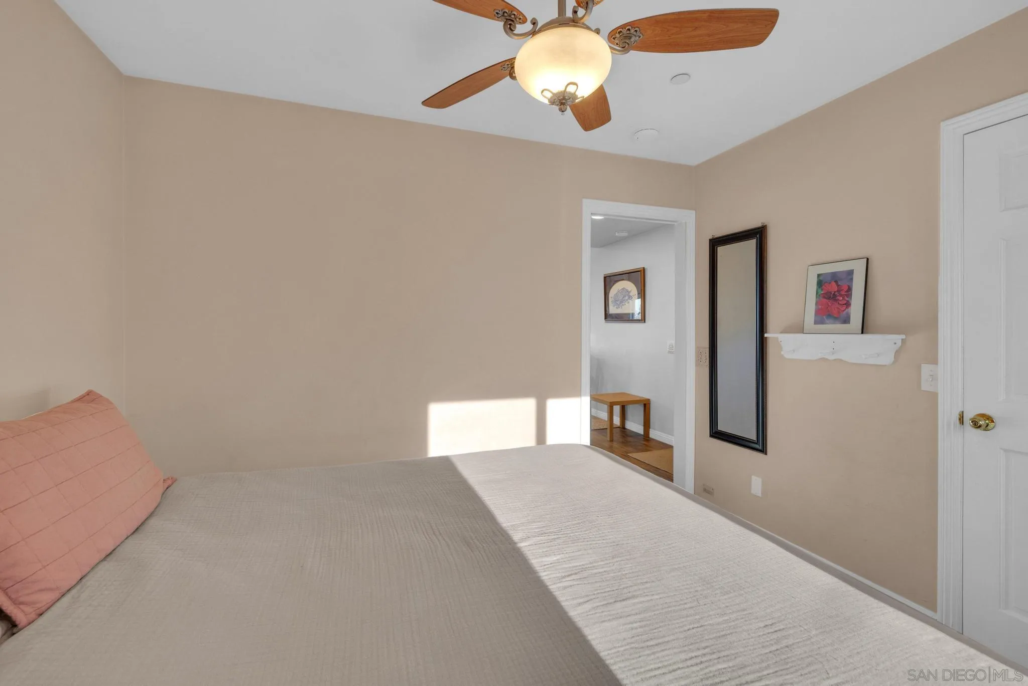 555 Manzanita Dr