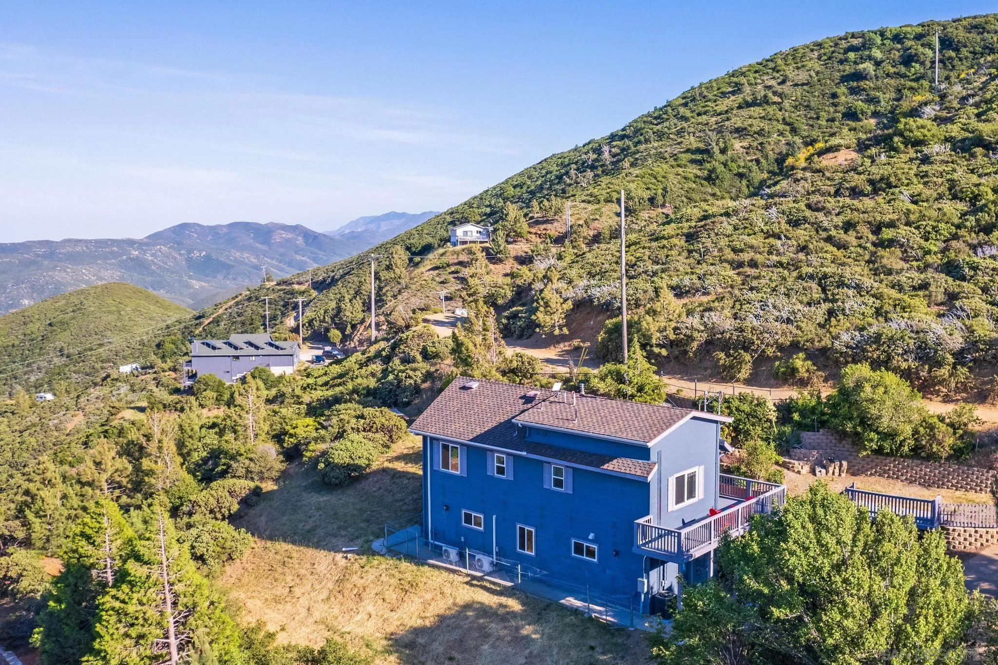 555 Manzanita Dr