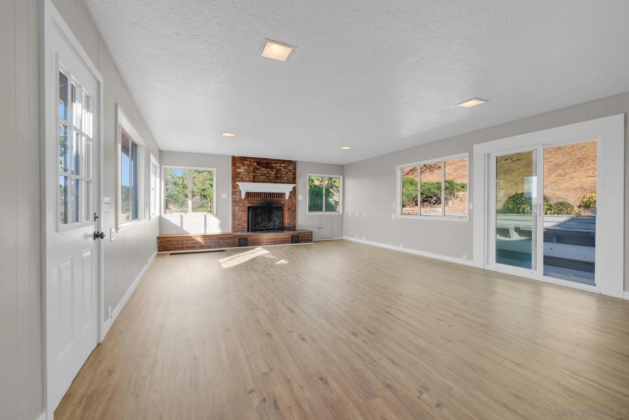 3869 Pine Hills Rd