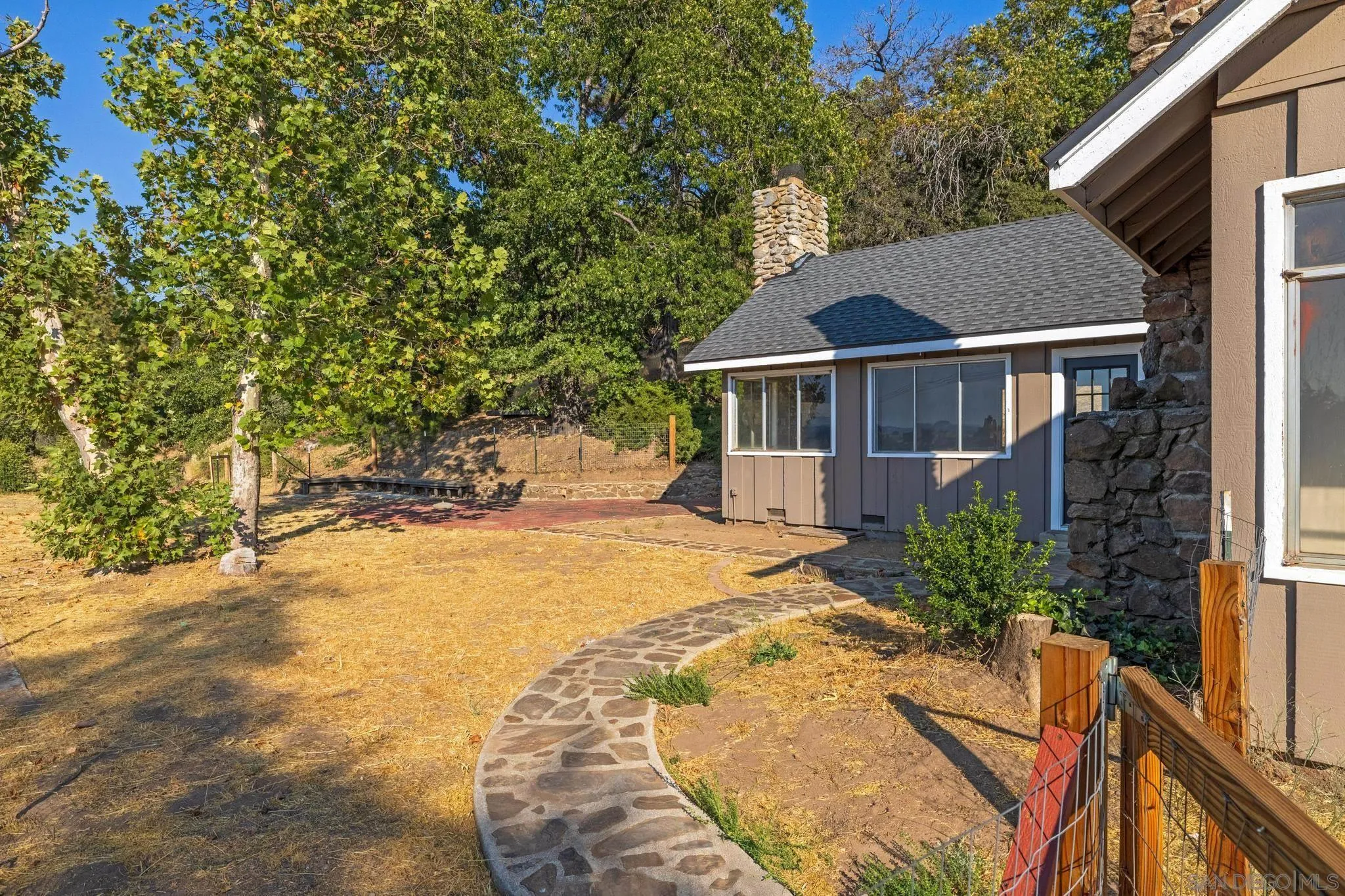 3869 Pine Hills Rd
