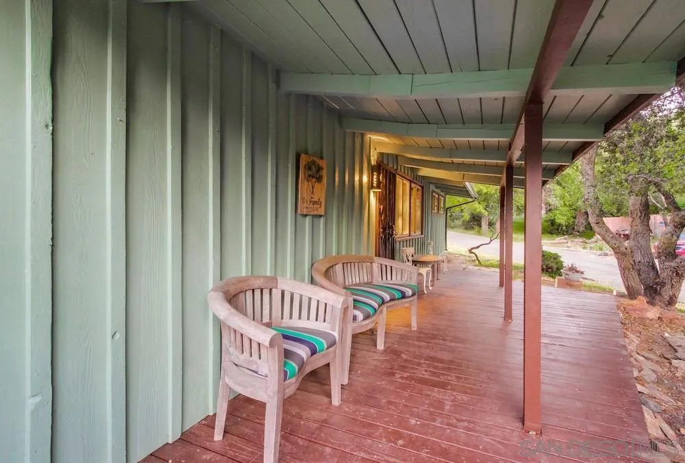 3233 Salton Vista Drive