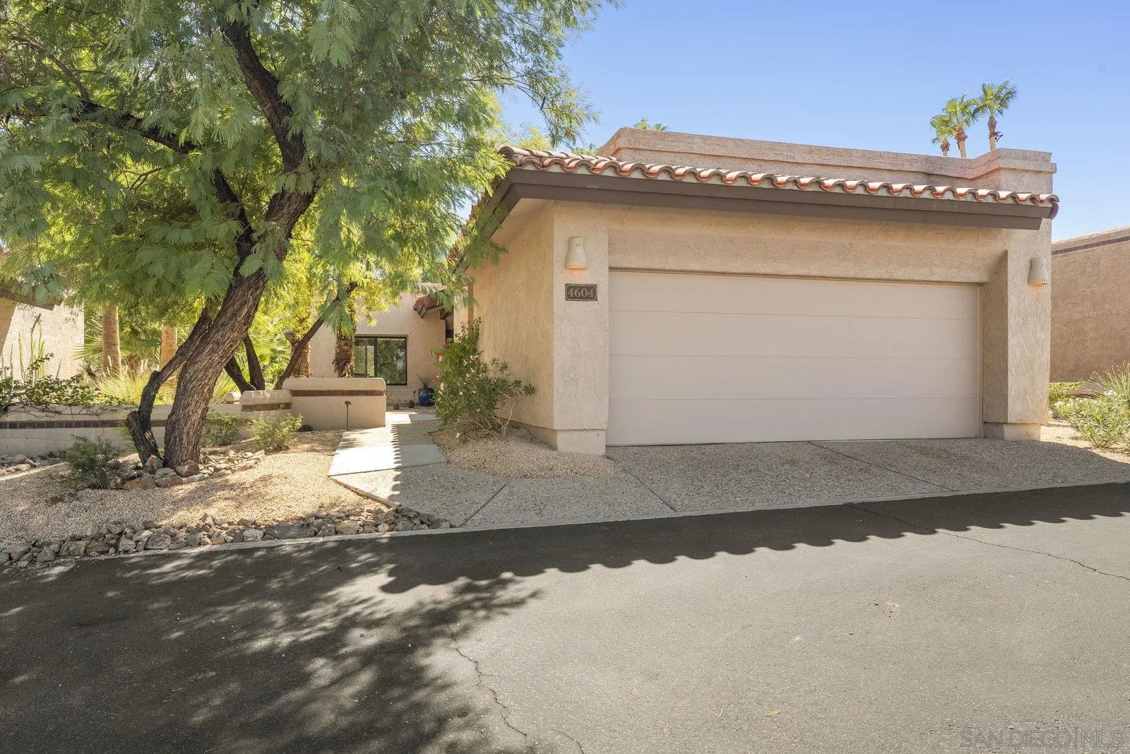 4604 Desert Vista Dr