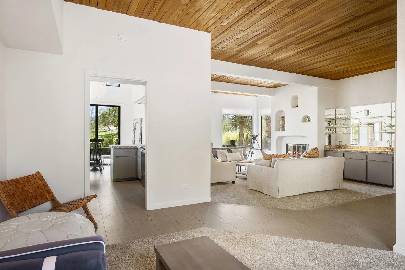 4604 Desert Vista Dr