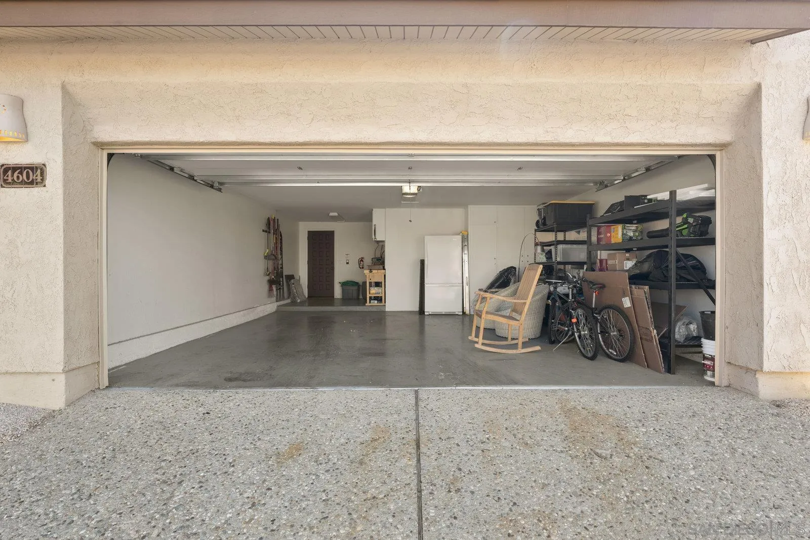 4604 Desert Vista Dr