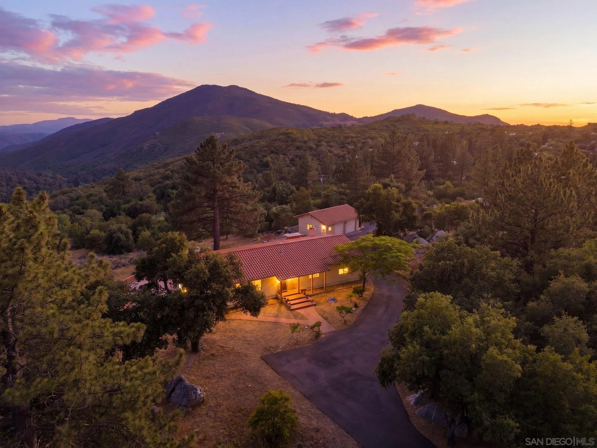 9474 Black Mountain Truck Trail