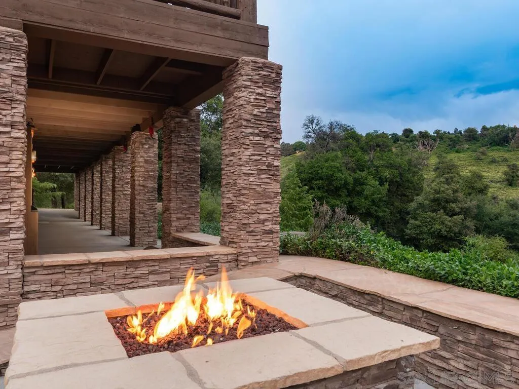 1068 W Incense Cedar Road