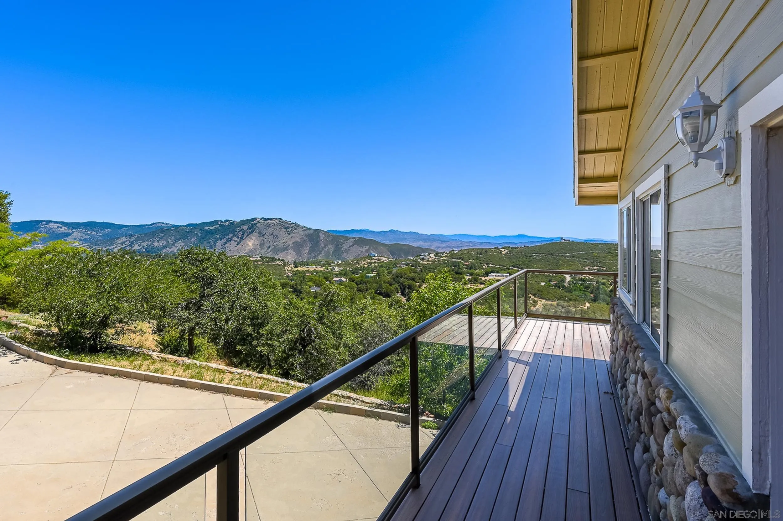 1577 Oak Land