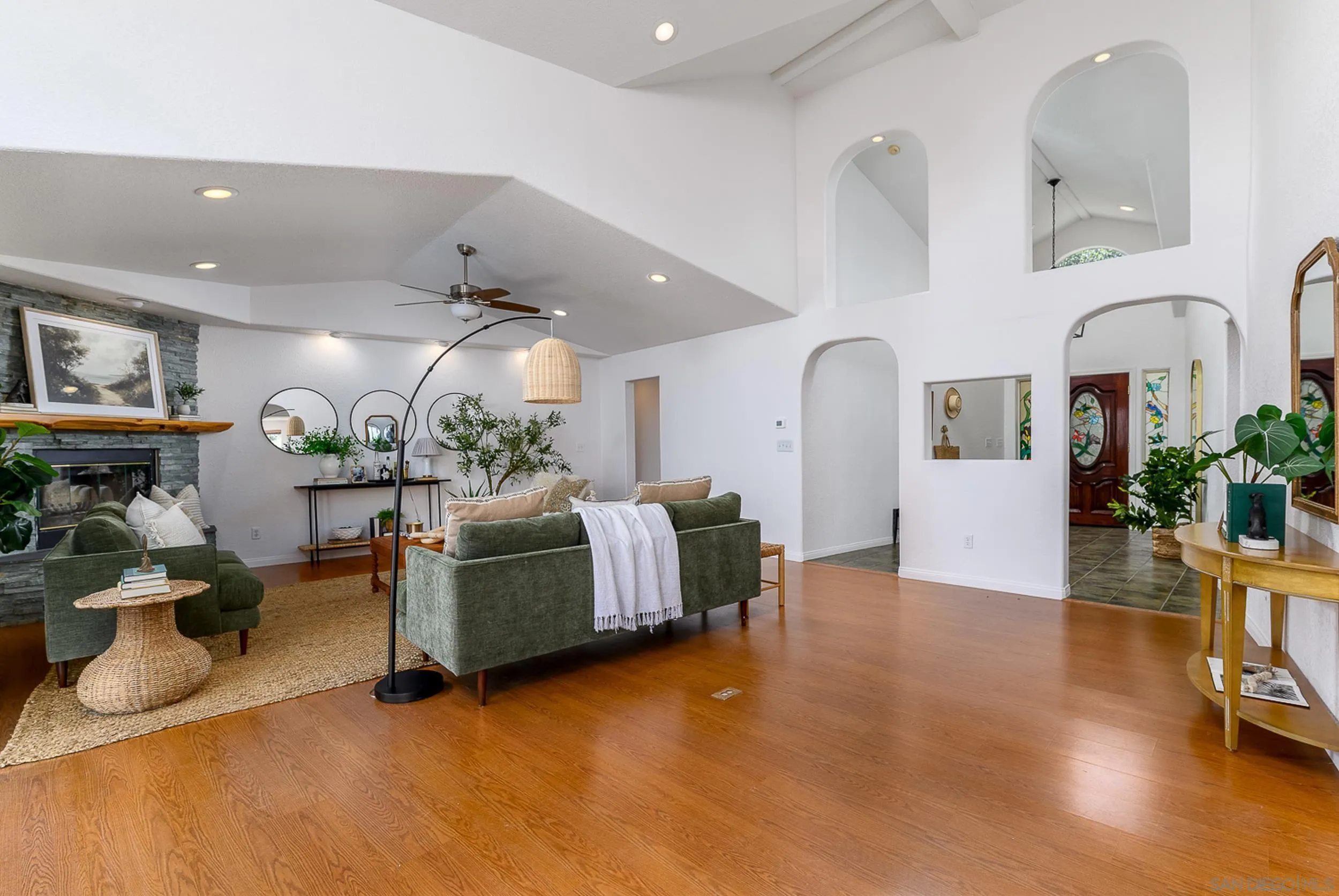 1577 Oak Land