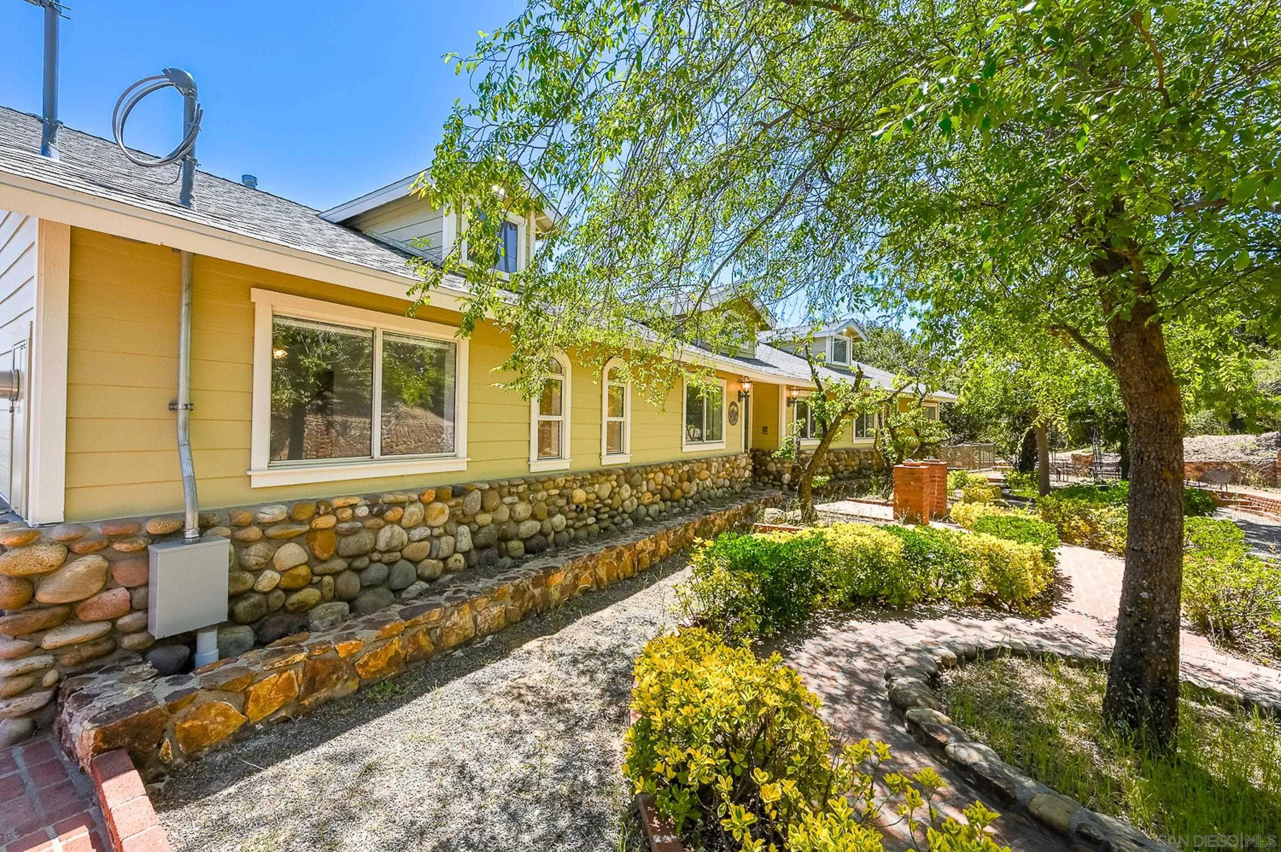 1577 Oak Land