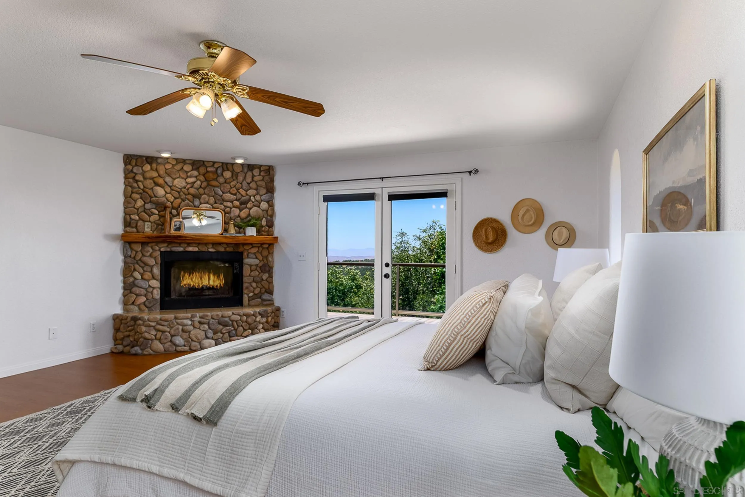 1577 Oak Land