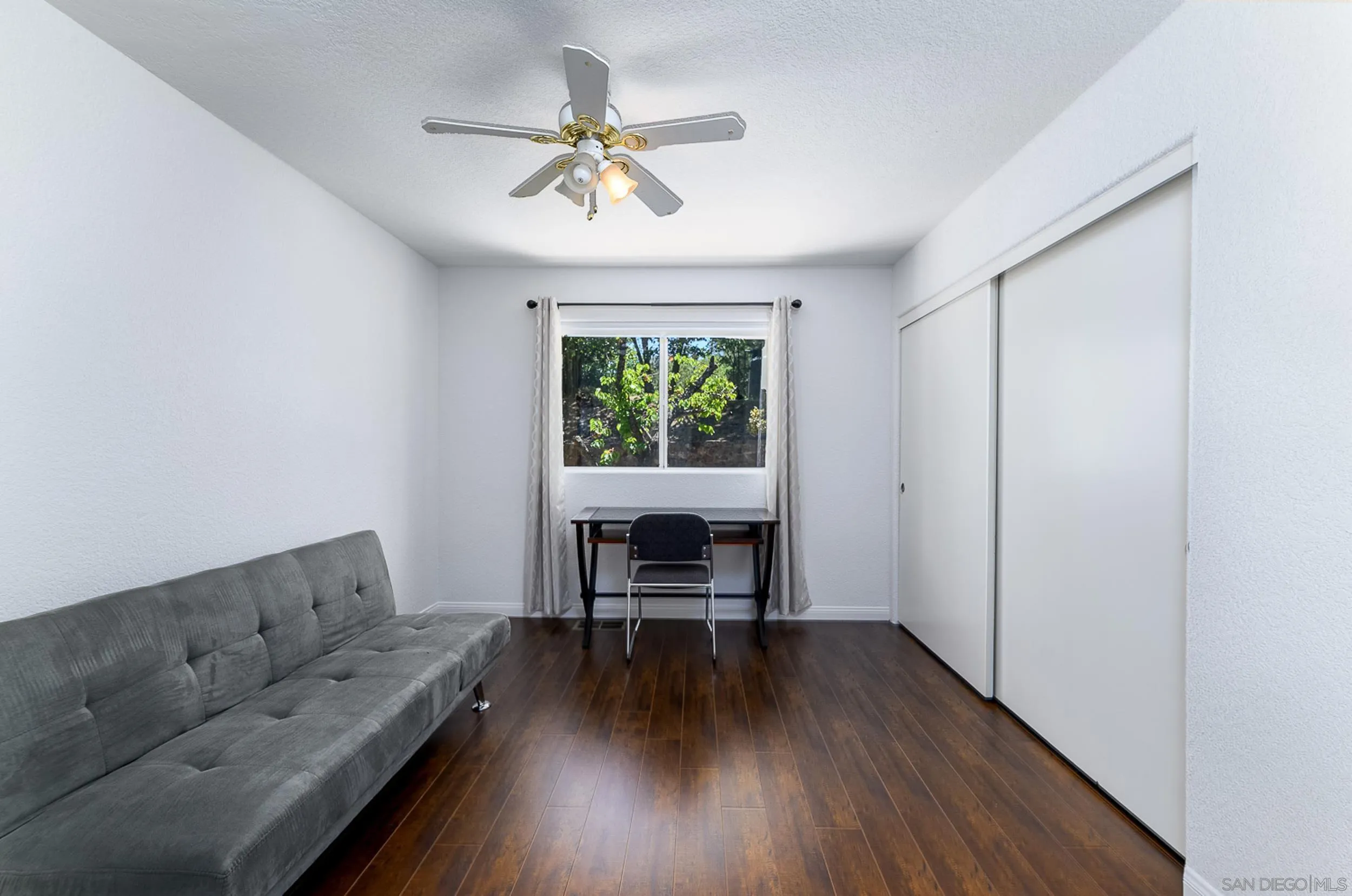 1577 Oak Land