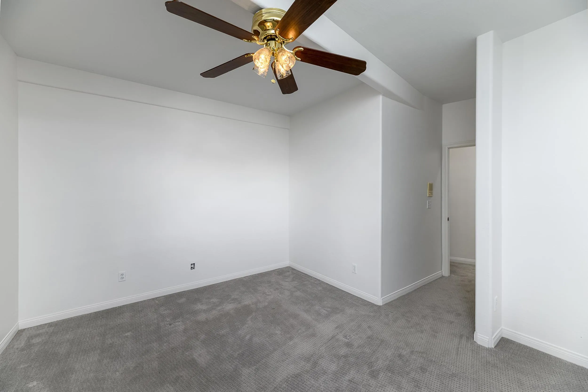 1577 Oak Land