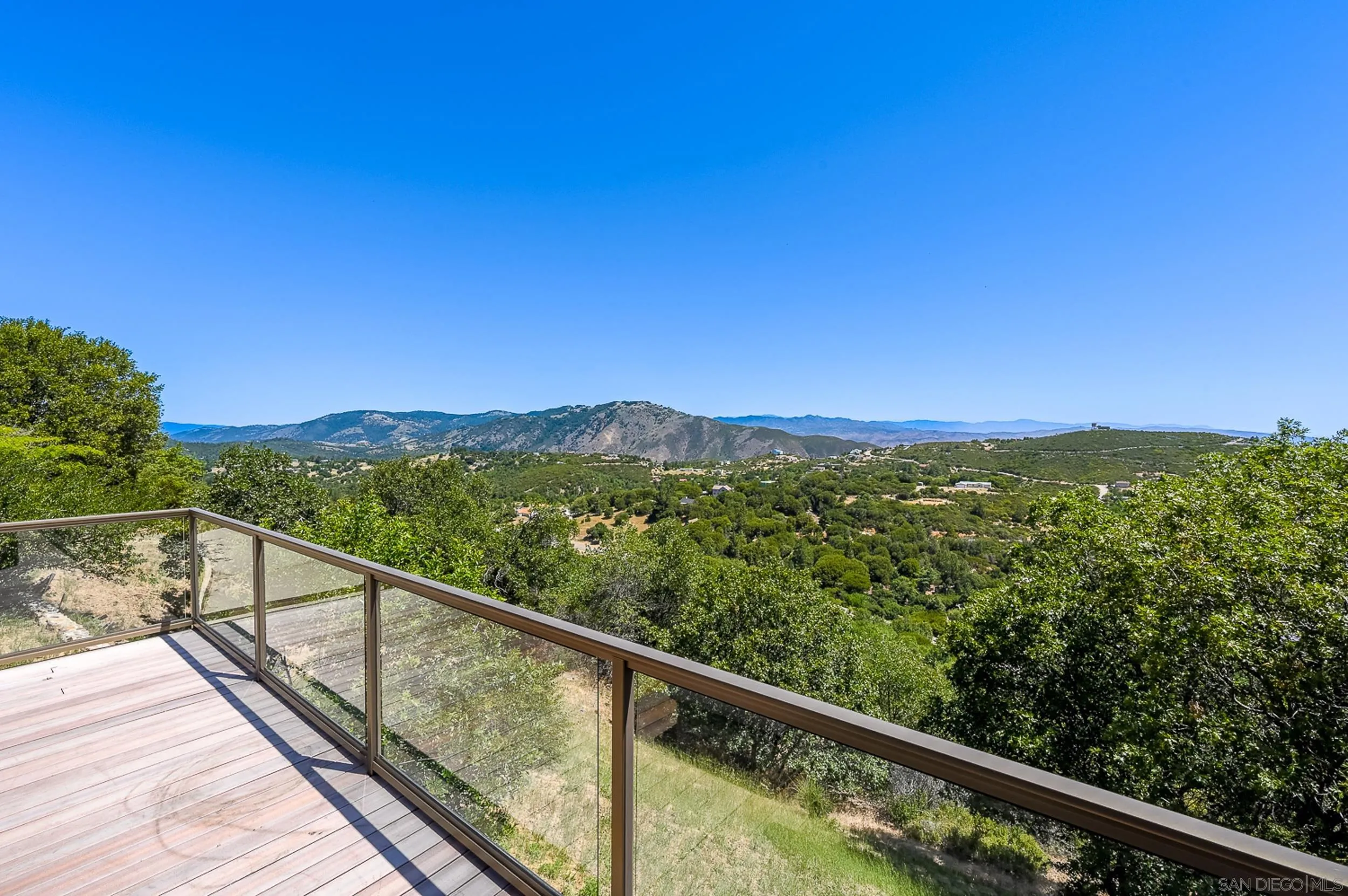 1577 Oak Land